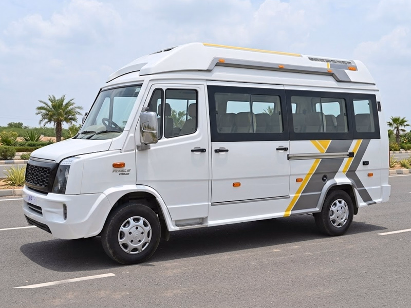 17 Seater Tempo Traveller